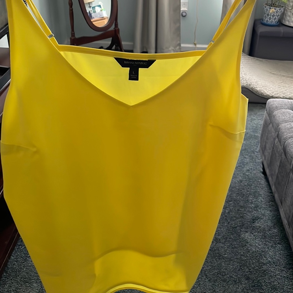Banana republic size large tank never worn
